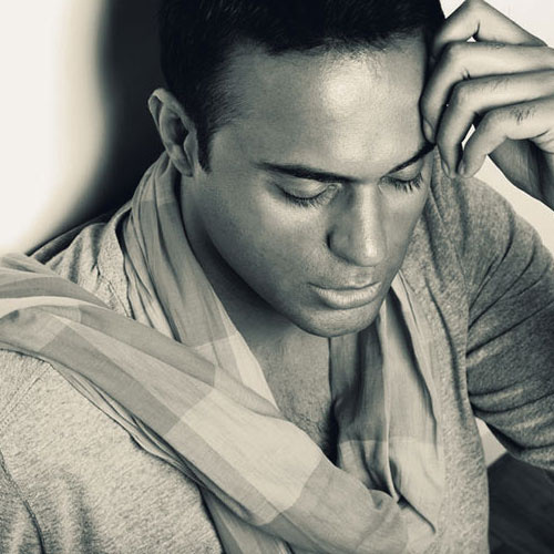 دانلود آهنگ ﻿عشق نزدیک است